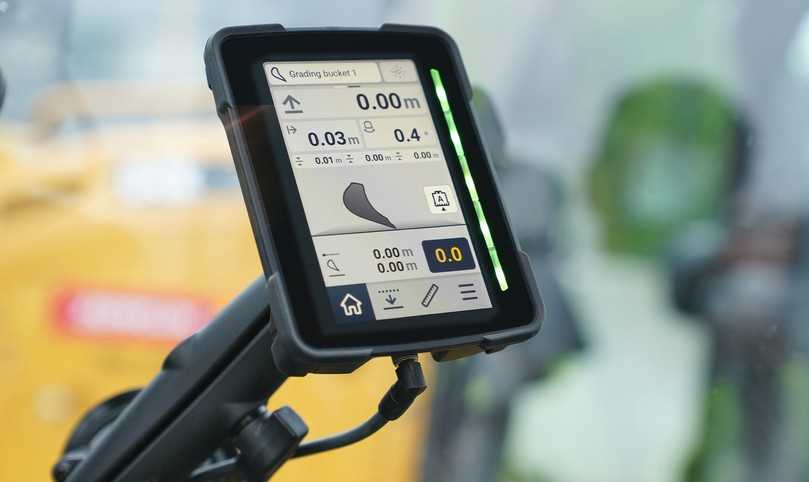 Moba hat seinem Einsteiger-Baggersystem Xsite Easy ein modernes Display mit App-Programmierung spendiert. | Foto: Moba Moba hat seinem Einsteiger-Baggersystem Xsite Easy ein modernes Display mit App-Programmierung spendiert. | Foto: Moba