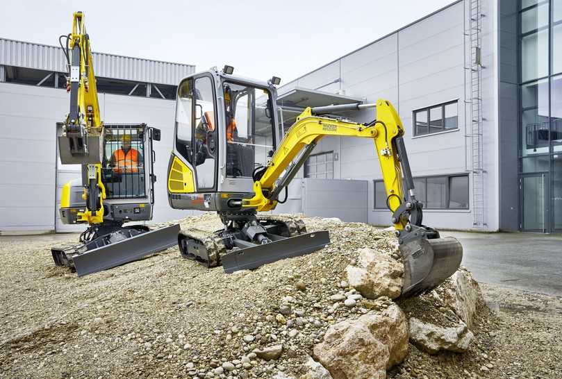 Das Vertical Digging System (VDS) erlaubt vertikales Ausheben und Verfüllen auch auf unebenem Grund. | Foto: Wacker Neuson Das Vertical Digging System (VDS) erlaubt vertikales Ausheben und Verfüllen auch auf unebenem Grund. | Foto: Wacker Neuson