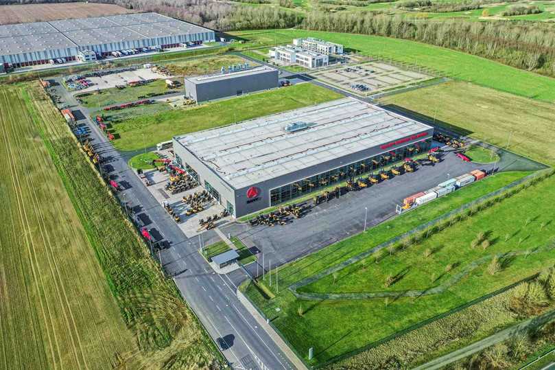 2012 eröffnete Sany Europe sein Werk in Bedburg bei Köln. Heute werden dort Bagger und Materialumschlagmaschinen produziert. | Foto: Sany Europe 2012 eröffnete Sany Europe sein Werk in Bedburg bei Köln. Heute werden dort Bagger und Materialumschlagmaschinen produziert. | Foto: Sany Europe