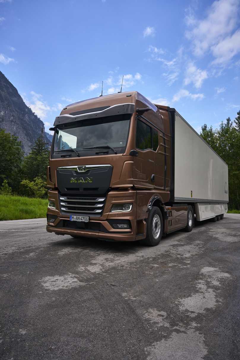Der MAN TGX mit neuem Power-Lion-Antriebsstrang samt D30-Konzernmotor soll bis zu 3% weniger Diesel verbrauchen. | Foto: MAN Truck & Bus Der MAN TGX mit neuem Power-Lion-Antriebsstrang samt D30-Konzernmotor soll bis zu 3% weniger Diesel verbrauchen. | Foto: MAN Truck & Bus