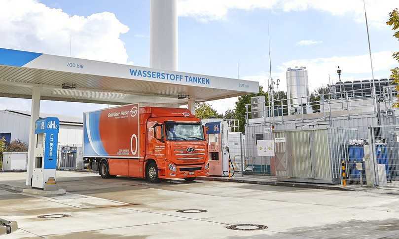 Hyundai verkauft seinen Xcient Fuel Cell mit Wasserstoffantrieb und für 40 t Gesamtzuggewicht auch in Deutschland. | Foto: Hyundai Hyundai verkauft seinen Xcient Fuel Cell mit Wasserstoffantrieb und für 40 t Gesamtzuggewicht auch in Deutschland. | Foto: Hyundai