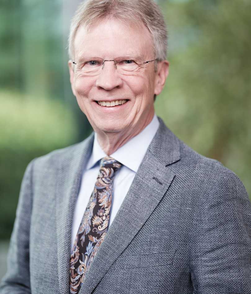 „Die zusätzlich gewonnenen sechs Monate in Kombination mit den jetzt anstehenden Impfungen werden uns einen Schritt näher an die ‚neue Normalität‘ führen und für mehr ‚Bauma-Feeling‘ sorgen.“ Harald Ziebula, CEO der Doka GmbH | Foto: Doka/www.robertmaybach.com „Die zusätzlich gewonnenen sechs Monate in Kombination mit den jetzt anstehenden Impfungen werden uns einen Schritt näher an die ‚neue Normalität‘ führen und für mehr ‚Bauma-Feeling‘ sorgen.“ Harald Ziebula, CEO der Doka GmbH | Foto: Doka/www.robertmaybach.com