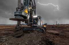 Thors Hammer im Einsatz: Liebherr-Bohrgerät meistert harten Basalt in Mexiko