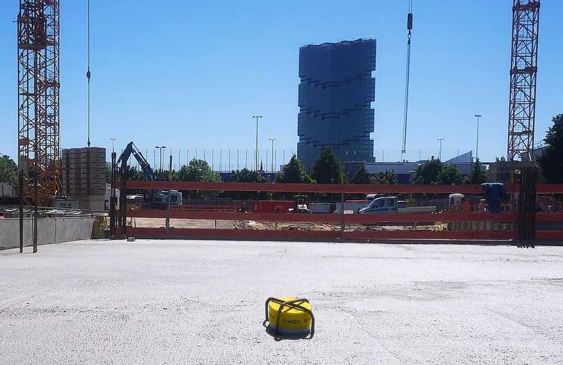 Das Aushärten des CO2-reduzierten Betons wird mit digitalen Sensoren des Betonmonitoring-Systems Concremote überwacht. | Foto: Doka