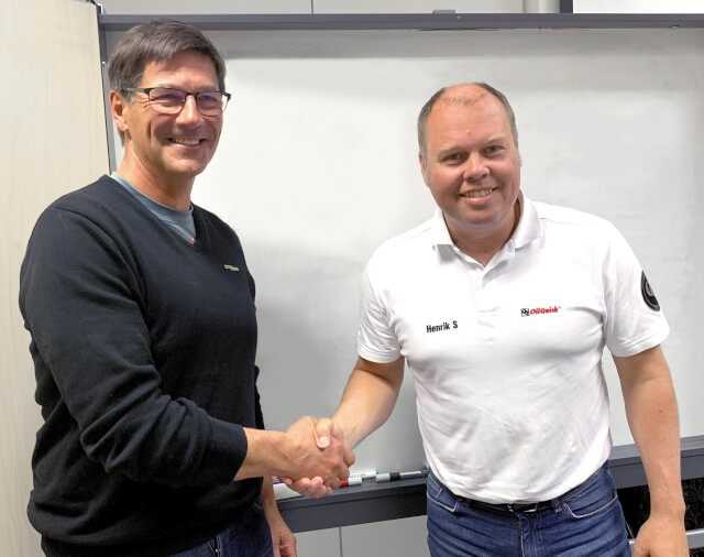 Oilquick baut Tiltrotatoren mit Engcon