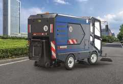 E-Kehrmaschine mit Straßenzulassung