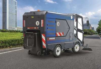 E-Kehrmaschine mit Straßenzulassung