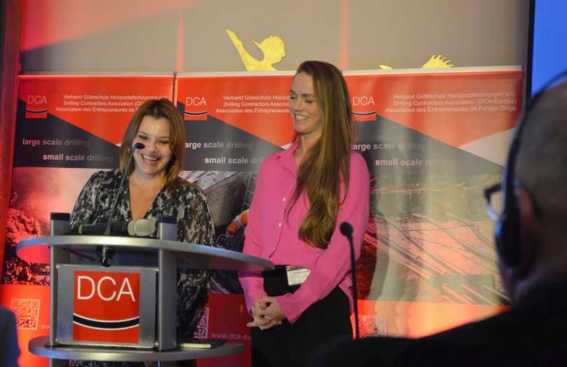 Camila Sanchez Prado (HDI) und Elsedien Zevalkink (SiteTec) bei der Vorstellung von „Women Empowering HDD“ | Foto: B_I/Valdix Camila Sanchez Prado (HDI) und Elsedien Zevalkink (SiteTec) bei der Vorstellung von „Women Empowering HDD“ | Foto: B_I/Valdix