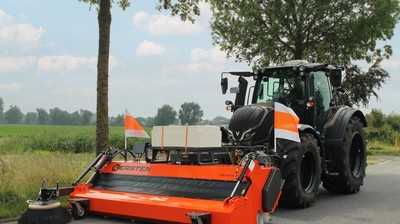 Kehrmaschine für große Flächen