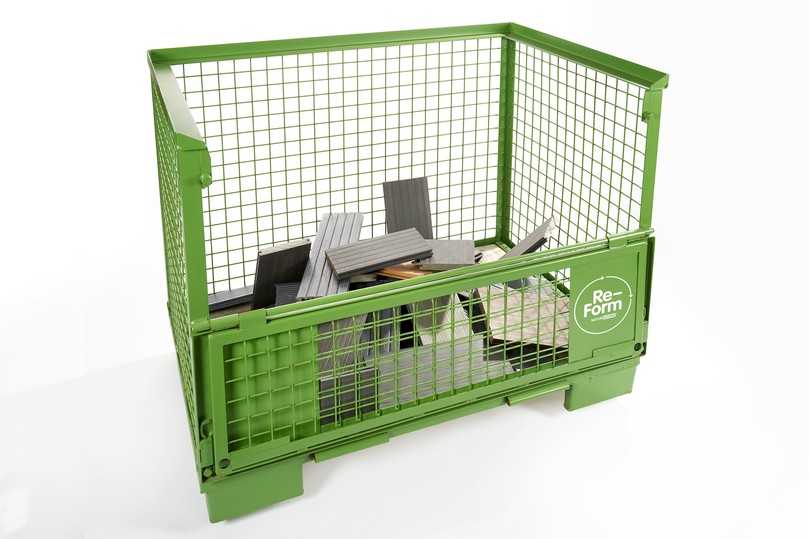 Mit der „Re–Form-Recyclingbox“ bietet Naturinform bereits seit 2022 seinen Partnern im Handwerk und Handel, die Dielen, Fassadenprofile und Sichtschutzelemente aus dem Sortiment des Herstellers verarbeiten, ein einfaches Rücknahmesystem. | Foto: Naturinform Mit der „Re–Form-Recyclingbox“ bietet Naturinform bereits seit 2022 seinen Partnern im Handwerk und Handel, die Dielen, Fassadenprofile und Sichtschutzelemente aus dem Sortiment des Herstellers verarbeiten, ein einfaches Rücknahmesystem. | Foto: Naturinform