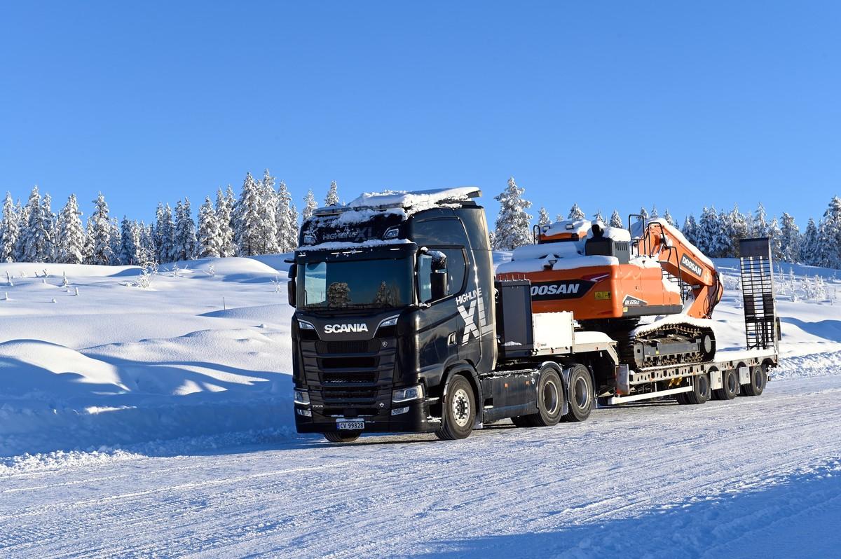 Das Flaggschiff Scania 770 S als Zugmaschine für einen Tieflader | Foto: B_I MEDIEN
