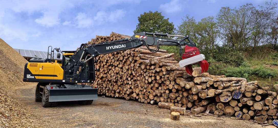 Diese Bagger bietet Hyundai für Forst- und Holzarbeiten