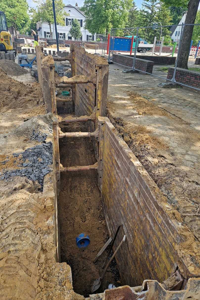 Aufgrund der eindeutigen farblichen Kennzeichnung ist das blaue HS-Kanalrohrsystem auch nach Jahren noch als Regenwasserkanal zu erkennen. | Foto: Funke Kunststoffe