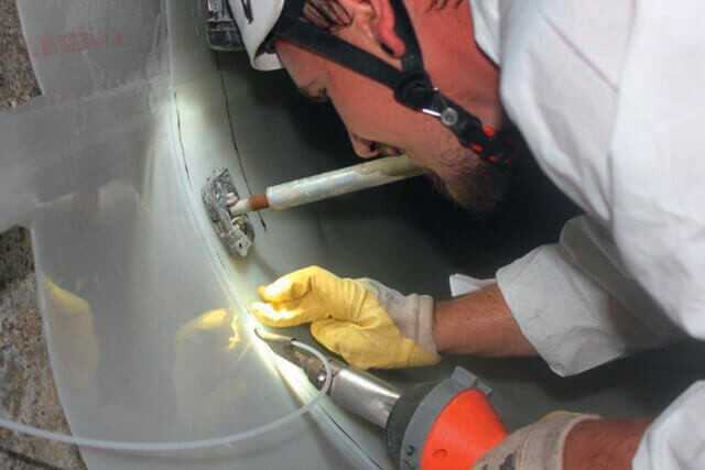 Fixierung und Verschweißung des Kontrollraumes Fixierung und Verschweißung des Kontrollraumes