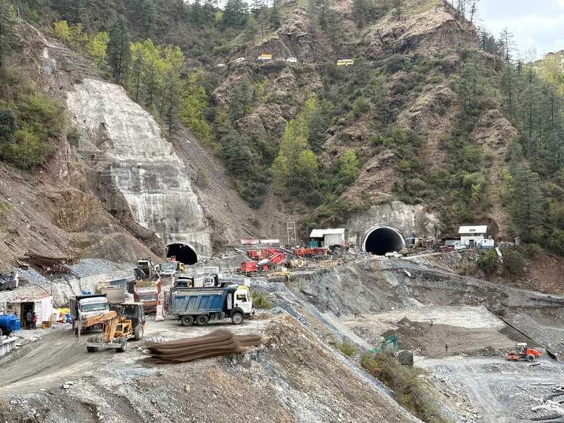 Tunnelbaustelle im Himalaya: Der Ausbau des National Highway 5 mit mehreren Tunneln gehört zu den anspruchsvollsten Verkehrsprojekten Nordindiens. | Foto: Epiroc Tunnelbaustelle im Himalaya: Der Ausbau des National Highway 5 mit mehreren Tunneln gehört zu den anspruchsvollsten Verkehrsprojekten Nordindiens. | Foto: Epiroc
