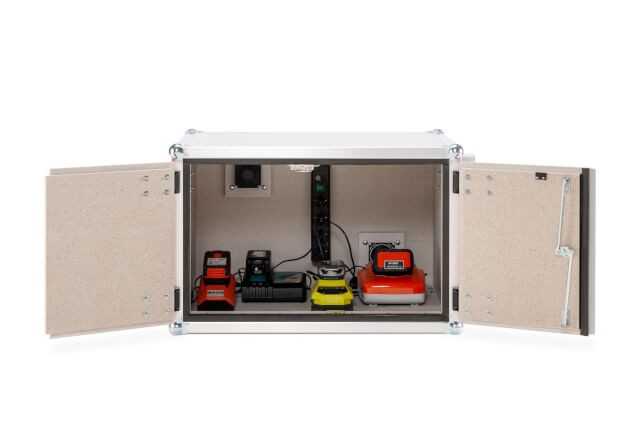 Sicherheitsladeschränke begrenzen einen möglichen Akkubrand. Sicherheitsladeschränke begrenzen einen möglichen Akkubrand.