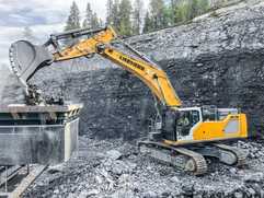 Liebherr feiert Premiere der neuen Gen 8-Bagger
