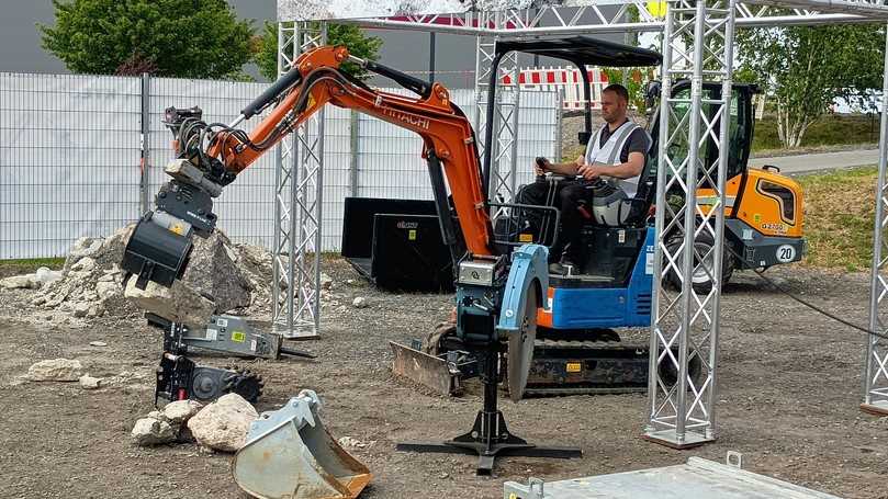 Elektro-Minibagger ermöglichen es Betrieben, zusätzliche Aufträge an Land zu ziehen. | Foto: B_I MEDIEN/Budde