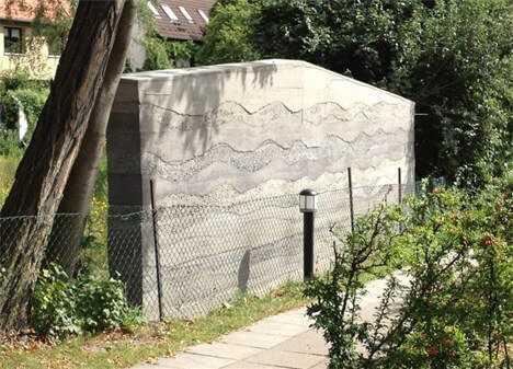 3: Sichtschutzelement aus Stampfbeton. | Foto: BetonMarketing Nordost GmbH