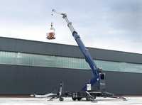 Böcker hängt Anhängerkran an die Schuko-Steckdose