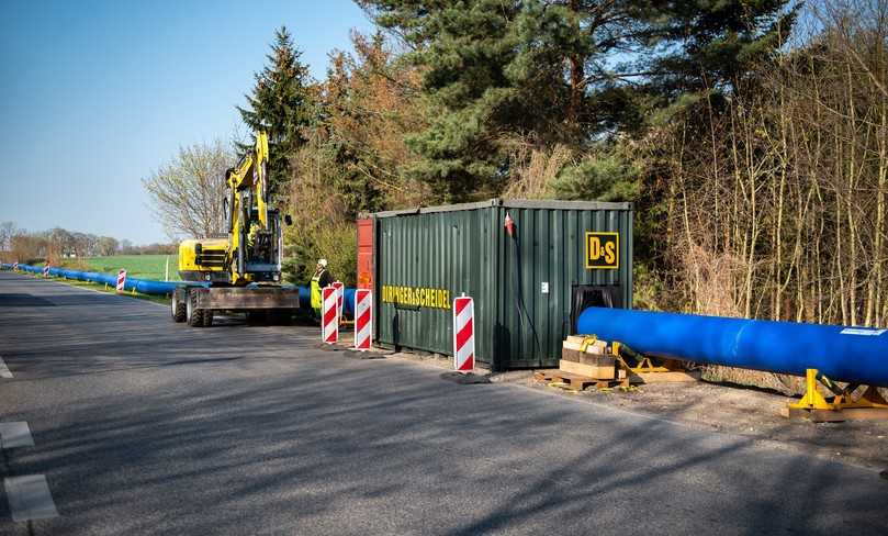 Insgesamt stattliche 775 m misst der für die Sanierung erforderliche neue PE-Rohrstrang. | Foto: Benjamin Pritzkuleit Insgesamt stattliche 775 m misst der für die Sanierung erforderliche neue PE-Rohrstrang. | Foto: Benjamin Pritzkuleit