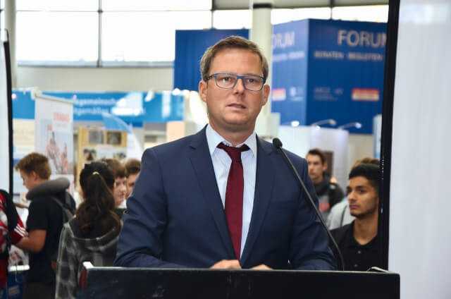 Sprach ein Grußwort beim Förderfrühstück der VSVI Schleswig-Holstein: Dr. Thilo Rohlfs, Staatssekretär im Ministerium für Wirtschaft, Verkehr, Arbeit, Technologie und Tourismus des Landes Schleswig-Holstein. | Foto: B_I Sprach ein Grußwort beim Förderfrühstück der VSVI Schleswig-Holstein: Dr. Thilo Rohlfs, Staatssekretär im Ministerium für Wirtschaft, Verkehr, Arbeit, Technologie und Tourismus des Landes Schleswig-Holstein. | Foto: B_I