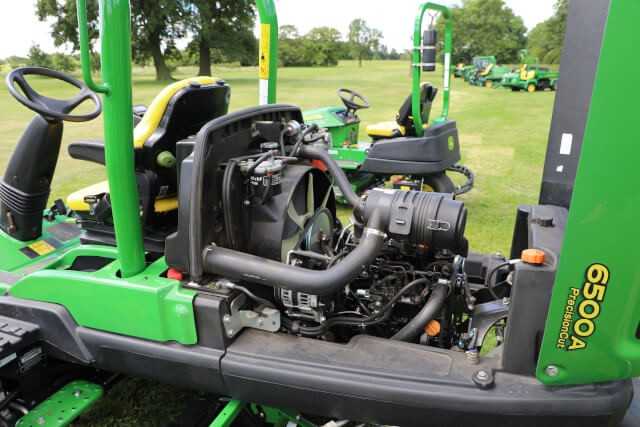 Viel Platz unter die Haube: Kompakter Dieselmotor ohne voluminösen Dieselpartikelfilter.