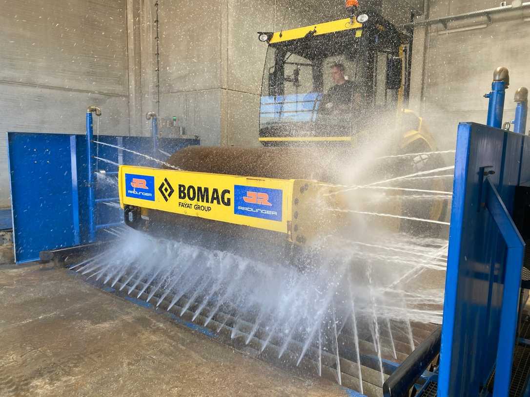 Frutiger MobyDick Demucking Waschanlage bei Josef Rädlinger Unternehmensgruppe