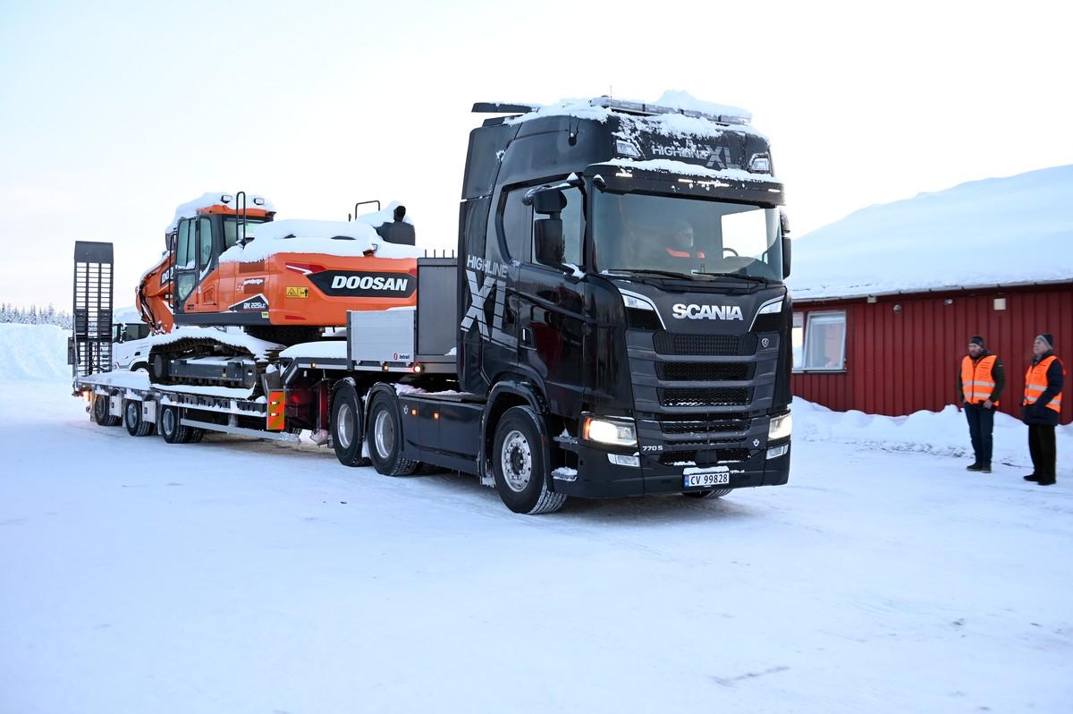 Die neue Highline XL-Kabine beschert der Besatzung 30 cm mehr Länge. | Foto: Quatex