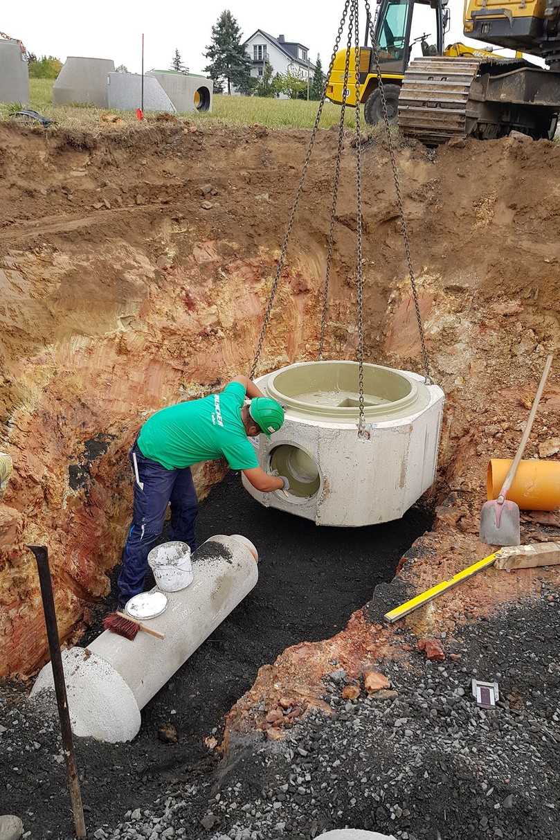 Fabekun-Kanalrohre und -Schachtunterteile bieten aufgrund ihrer Werkstoffkombination vielfältige Vorteile; das macht sie insbesondere für einen Einsatz in Wasserschutzgebieten zu einer guten Wahl. | Foto: P.V. Betonfertigteilwerke GmbH Fabekun-Kanalrohre und -Schachtunterteile bieten aufgrund ihrer Werkstoffkombination vielfältige Vorteile; das macht sie insbesondere für einen Einsatz in Wasserschutzgebieten zu einer guten Wahl. | Foto: P.V. Betonfertigteilwerke GmbH