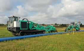 Deutschlandpremiere bei Leitungsverlegung im Pflugverfahren