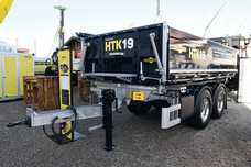 Neuer Humbaur-Dreiseitenkipper schafft 15 Tonnen Ladung