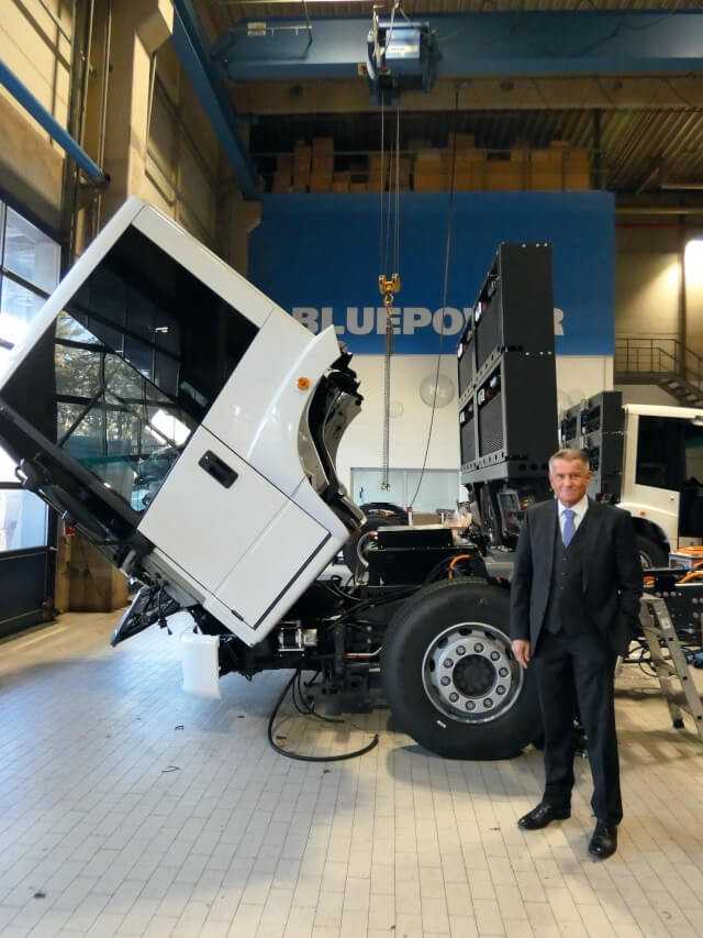 Burkard Oppmann ist als Geschäftsführer/CSO Germany für den Vertrieb, After Sales und Faun Services in Deutschland verantwortlich. Darüber hinaus ist er Vize-Präsident des Verbandes der Arbeitsgeräte- und Kommunalfahrzeug-Industrie (VAK), der einer der ideellen Träger der Messe Ifat ist. | Foto: B_I/es Burkard Oppmann ist als Geschäftsführer/CSO Germany für den Vertrieb, After Sales und Faun Services in Deutschland verantwortlich. Darüber hinaus ist er Vize-Präsident des Verbandes der Arbeitsgeräte- und Kommunalfahrzeug-Industrie (VAK), der einer der ideellen Träger der Messe Ifat ist. | Foto: B_I/es