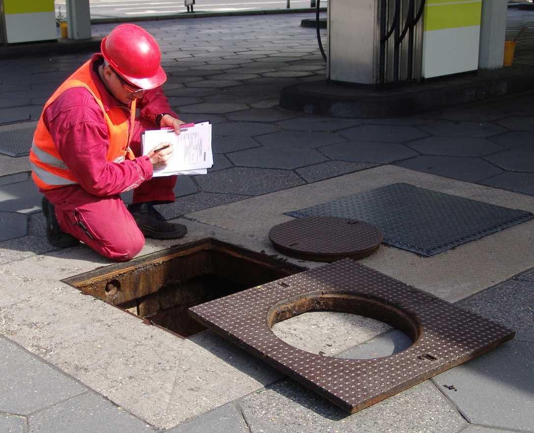 Digitale Monitoringsysteme zur Kontrolle von Abscheideranlagen für Leichtflüssigkeiten Digitale Monitoringsysteme zur Kontrolle von Abscheideranlagen für Leichtflüssigkeiten