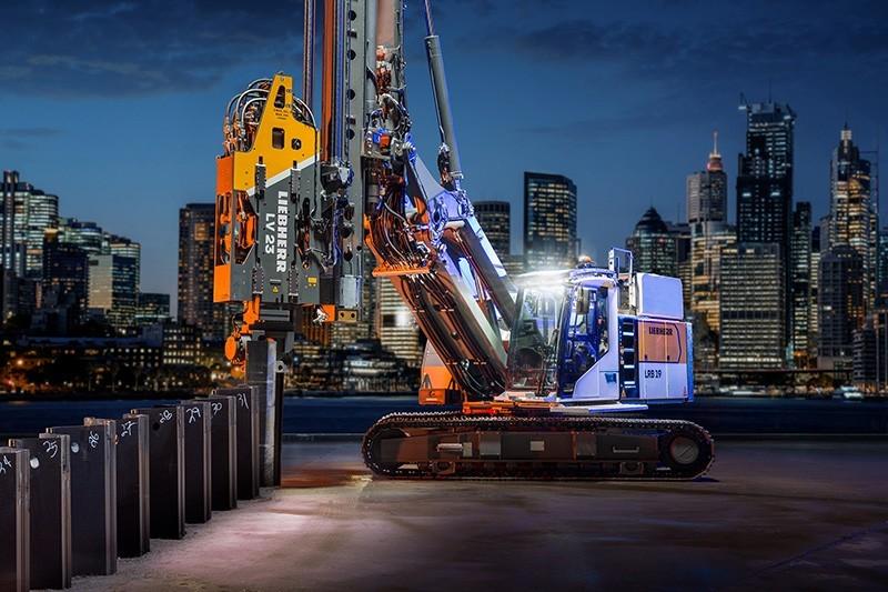 Auf der Nordbau stellt Liebherr die LRB 19 vor – ein Multitalent für Bohren, Rammen und Mischen. Der neue Hochfrequenzrüttler LV 23 sorgt für Tempo und Präzision. | Foto: Liebherr Auf der Nordbau stellt Liebherr die LRB 19 vor – ein Multitalent für Bohren, Rammen und Mischen. Der neue Hochfrequenzrüttler LV 23 sorgt für Tempo und Präzision. | Foto: Liebherr