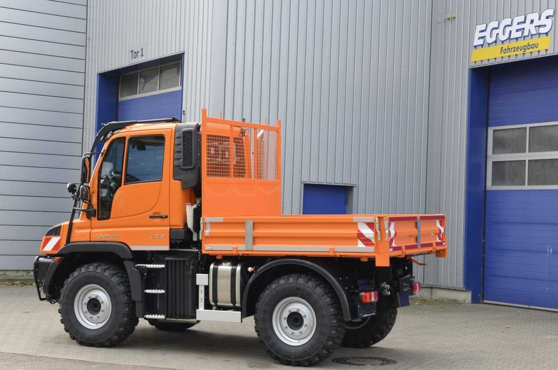 Unimog U 219 Low: Kompakter Geräteträger mit niedriger Ladehöhe für Bauhöfe & Kommunen Unimog U 219 Low: Kompakter Geräteträger mit niedriger Ladehöhe für Bauhöfe & Kommunen
