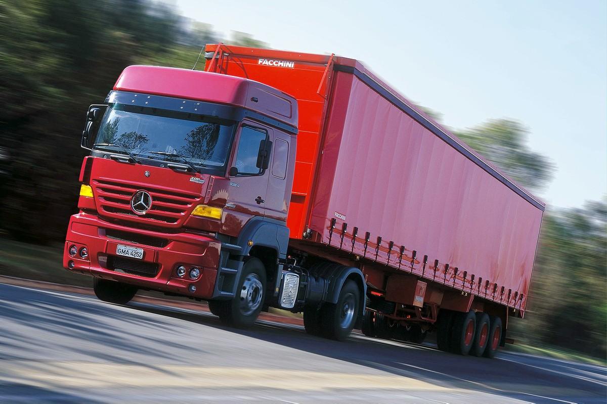 Mercedes-Benz Atego 1938 S als 4x2-Sattelzugmaschine für Brasilien. | Foto: Daimler Truck AG