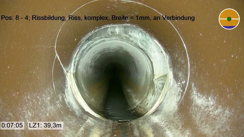 Abbildung 4: Gesamtansicht des exemplarischen Risses mit komplexer Struktur | Foto: ISAS GmbH Abbildung 4: Gesamtansicht des exemplarischen Risses mit komplexer Struktur | Foto: ISAS GmbH