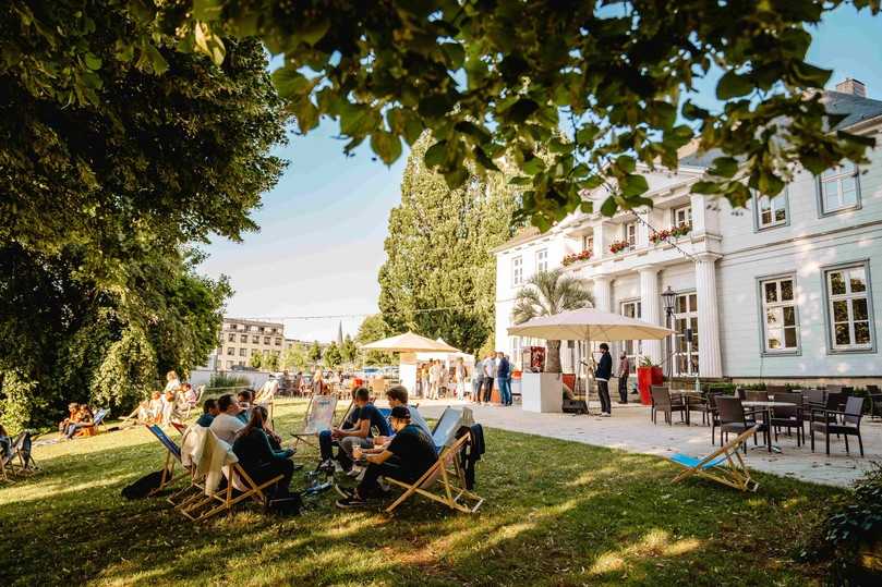 Mit über 1.500 Programmpunkten – von Lesungen und Konzerten bis hin zu Führungen, Thementagen und Mitmachaktionen – soll jeder der 173 Tage auf der Landesgartenschau in Bad Nenndorf zu einem facettenreichen Erlebnis werden. | Foto: Landesgartenschau Mit über 1.500 Programmpunkten – von Lesungen und Konzerten bis hin zu Führungen, Thementagen und Mitmachaktionen – soll jeder der 173 Tage auf der Landesgartenschau in Bad Nenndorf zu einem facettenreichen Erlebnis werden. | Foto: Landesgartenschau