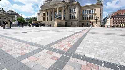 So entwässert Berlins Gendarmenmarkt neuerdings