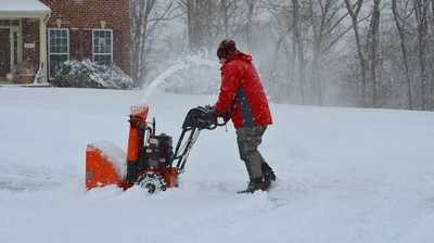 Schneefräsen Test & Erfahrungen: Warum Profis auf Zweistufen-Systeme setzen