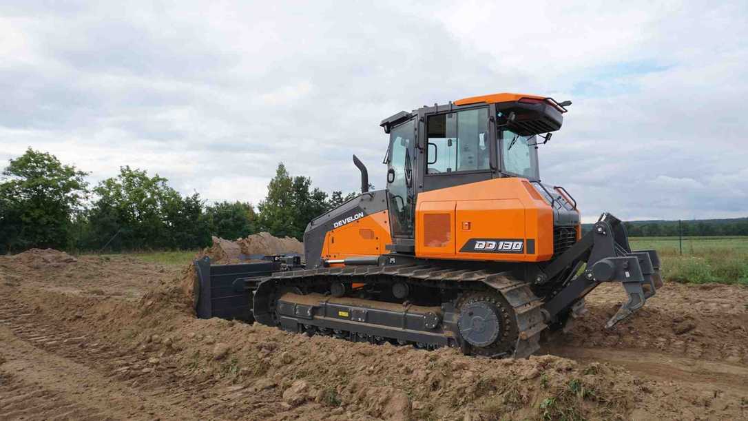 Develon Planierraupe DD130 ist neu auf dem deutschen Markt erhältlich Develon Planierraupe DD130 ist neu auf dem deutschen Markt erhältlich