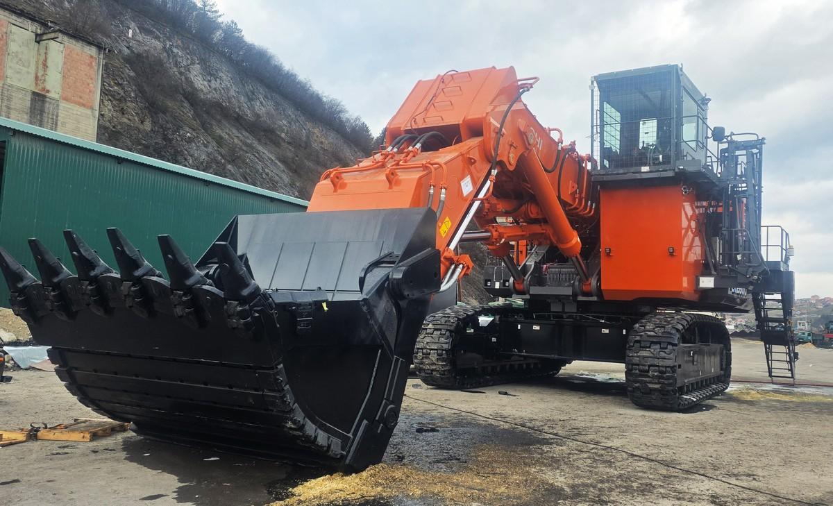 Der erste elektrische Hitachi Großbagger EX2600-7E in Europa ist in einem Bergwerk in Montenegro im Einsatz. | Foto: Hitachi