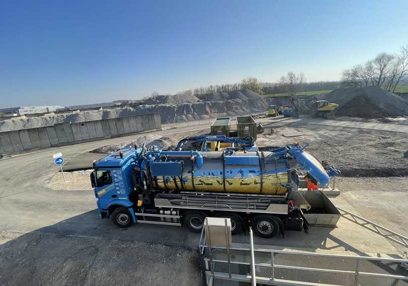 Entladevorgang | Foto: NR Unternehmensgruppe Entladevorgang | Foto: NR Unternehmensgruppe