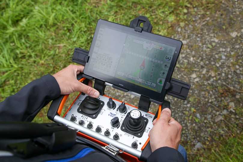 Teilautonome Funksteuerung des Geräts per Tablet. | Foto: Vogt