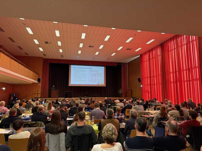 Volles Haus bei den 26. Göttinger Abwassertagen: Rund 250 Teilnehmer verfolgen die Fachvorträge im Tagungssaal. | Foto: Technische Akademie Hannover
