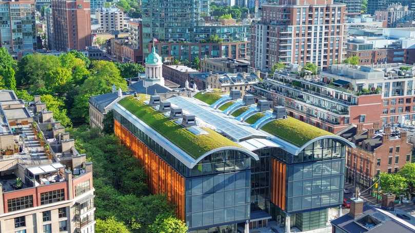 Eindrucksvolles Zinco-Gründach: das Tonnendach des St. Lawrence Market in Toronto | Foto: Zinco Canada Eindrucksvolles Zinco-Gründach: das Tonnendach des St. Lawrence Market in Toronto | Foto: Zinco Canada