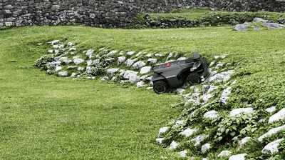 TÜV Rheinland nimmt Mähroboter in den Härtetest