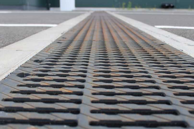 Die großformatigen Bircosir-Entwässerungsrinnen bieten Raum, auch bei Starkregenereignissen. | Foto: Birco Die großformatigen Bircosir-Entwässerungsrinnen bieten Raum, auch bei Starkregenereignissen. | Foto: Birco