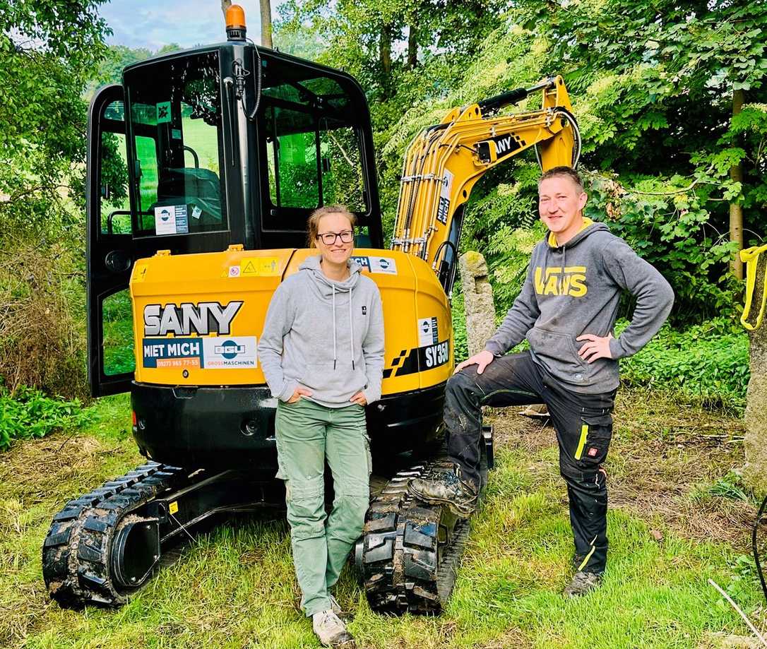 Minibagger von Sany als „Retter" bei Hofsanierung